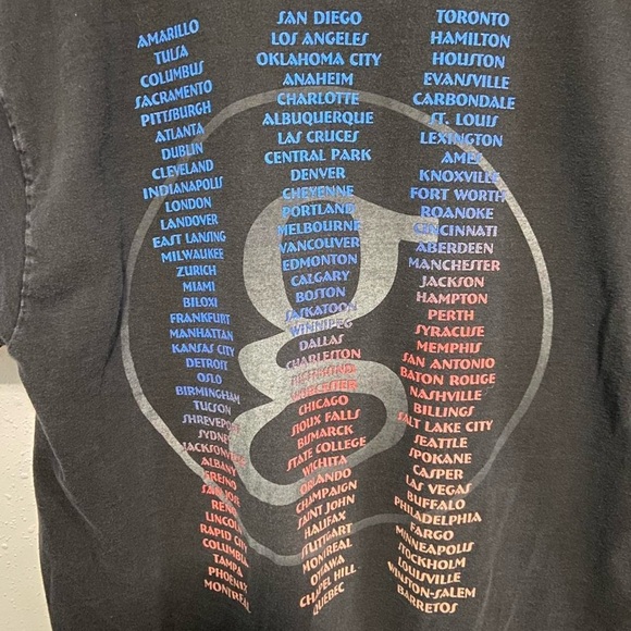 Vintage 90s Garth Brooks "Fresh
Horses" Tour T-Shirt - Picture 5 of 6